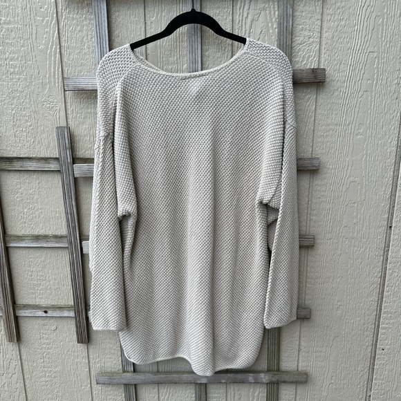 Pierre Cardin crochet sweater 🫶🏻✨ - Picture 3 of 3